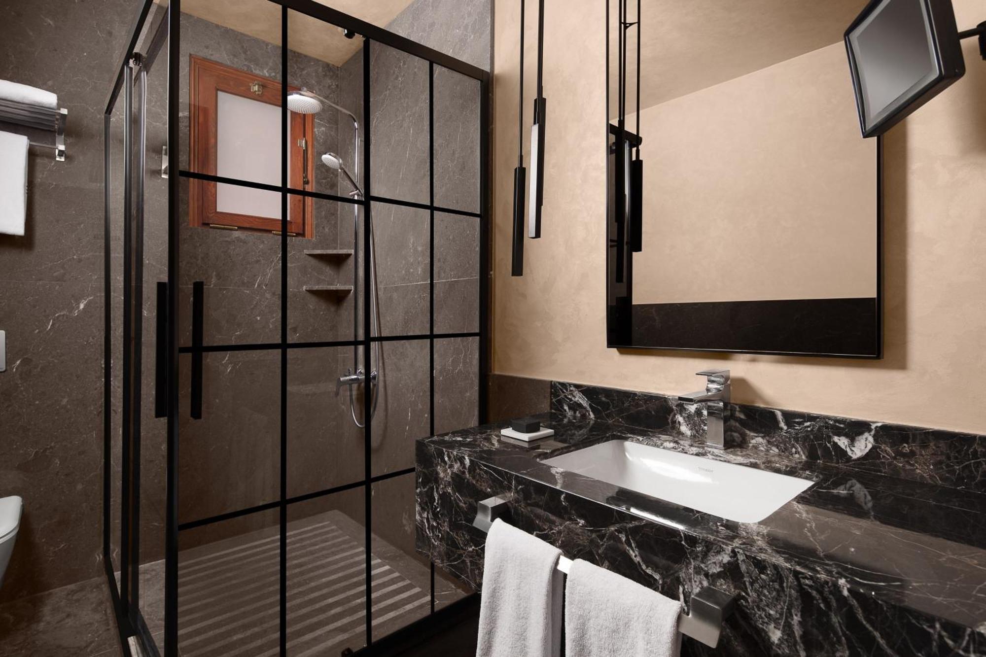 Decamondo Galata, A Tribute Portfolio Hotel Istanbulská provincie Exteriér fotografie Bathroom